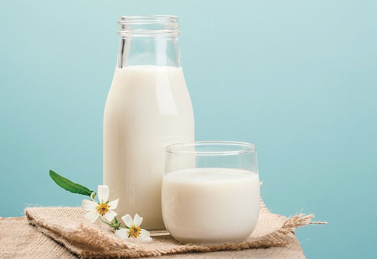sữa là loại nước uống tốt cho người bị gout