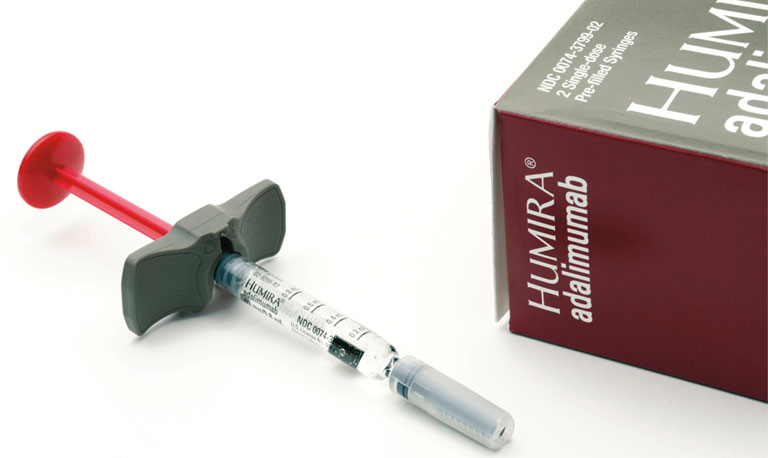 huốc sinh học Adalimumab điều trị viêm cột sống dính khớp