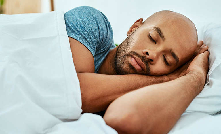 Tư thế tốt khi ngủ giúp giảm đau lưng