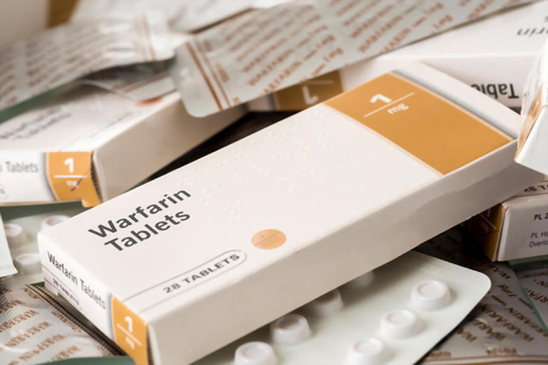 Thuốc Warfarin hỗ trợ trị hoại tử xương