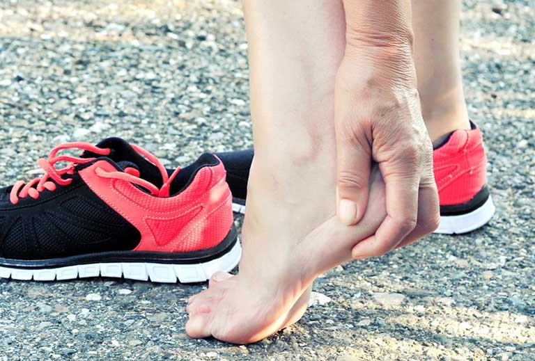 Bệnh viêm cân gan bàn chân có thể chữa được
