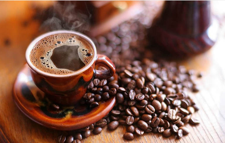 Hạn chế dùng thức uống có chứa cafein