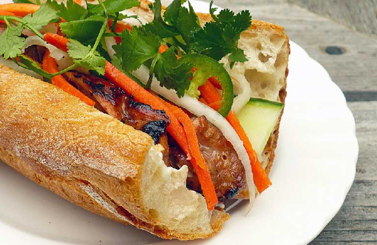 Bệnh gút có ăn được bánh mì không